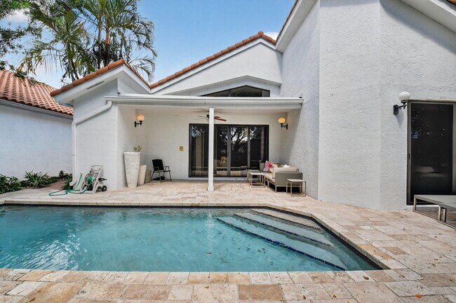 Building Photo - 5850 NW 21st Ave