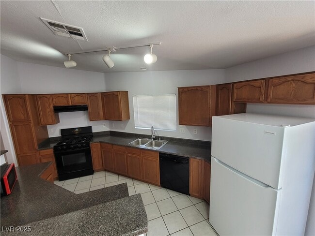Building Photo - 5228 Mineral Lake Dr