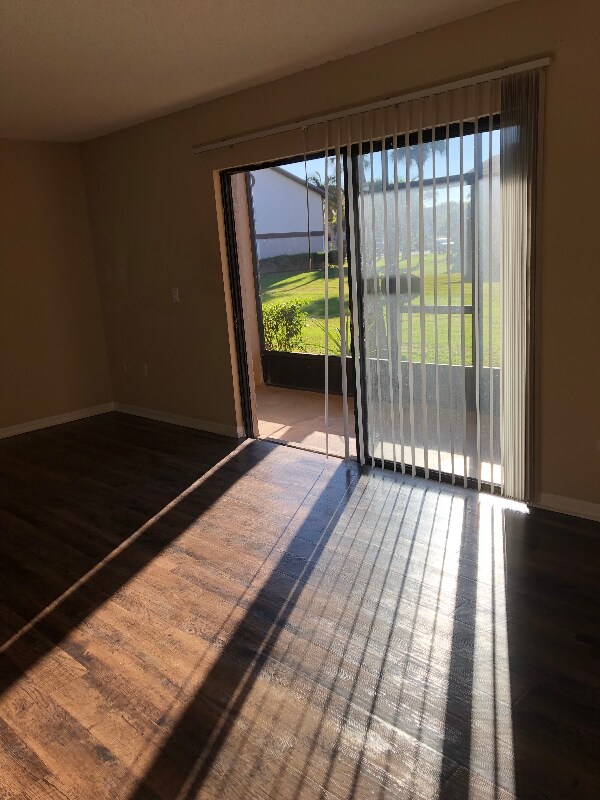 Building Photo - 1076 Ellen Ct