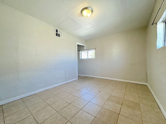 Building Photo - 2525 Idalia Ave