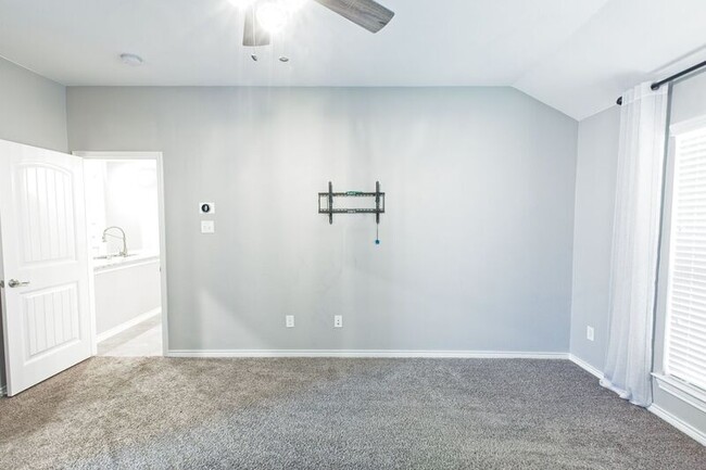 Building Photo - 1713 Cattleman St