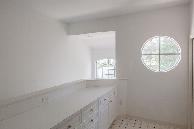 Building Photo - Gated Grasslands Community - 3/2 with a Balcony