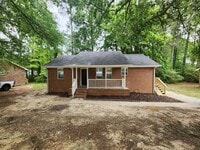 Building Photo - 709 W Creek Cir