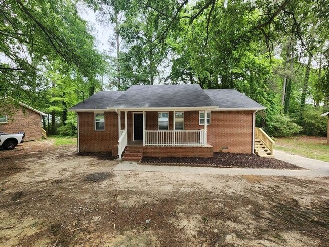Primary Photo - 709 W Creek Cir