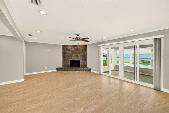 Building Photo - 5434 Oakhurst Dr