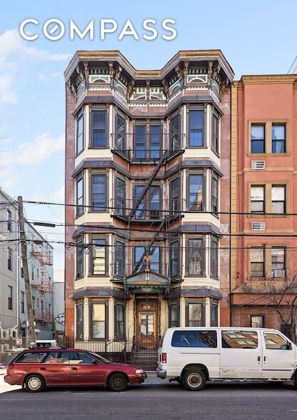 Building Photo - 152 N 10th St