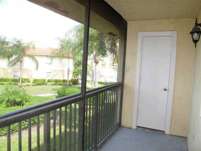 Building Photo - 1263 SW 46th Ave