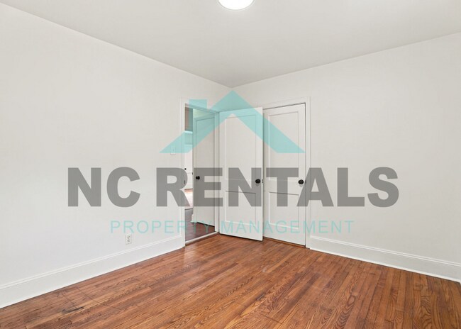 Building Photo - 141 Marthas Ln-