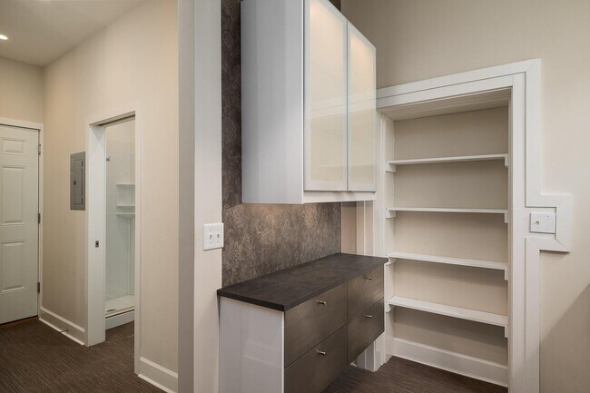 Building Photo - 247 N Broadway