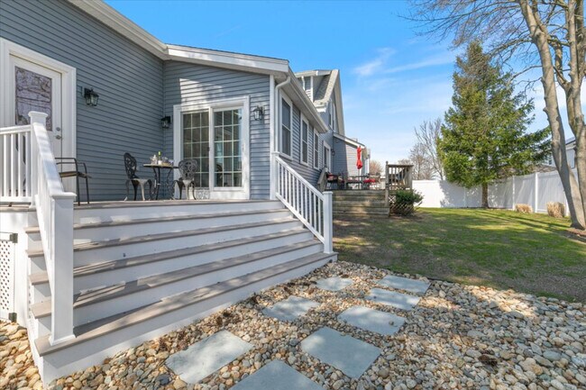 Building Photo - 17 Cedar Terrace