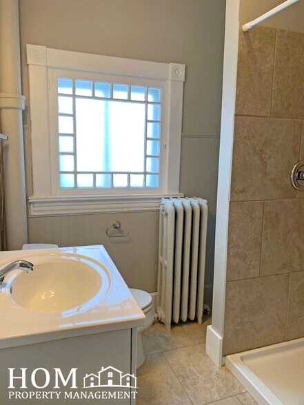 Building Photo - 431 N 5th St