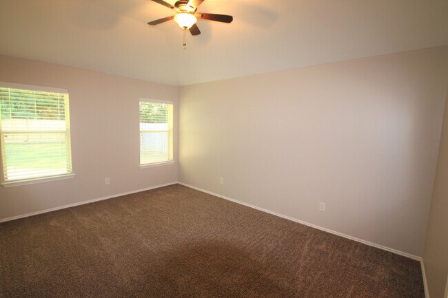 Building Photo - Coming Soon! Updated 3 Bedroom, 2 Bathroom home in Whitehouse ISD!