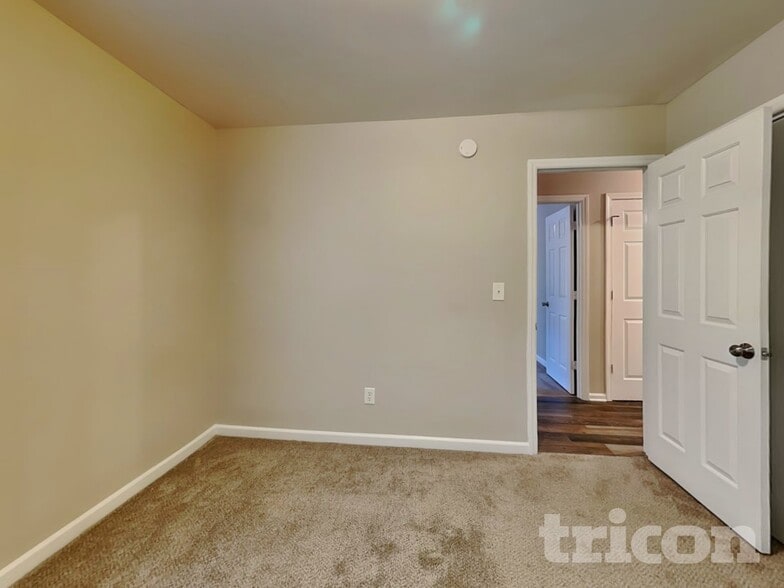 Building Photo - 1117 Woodbriar St