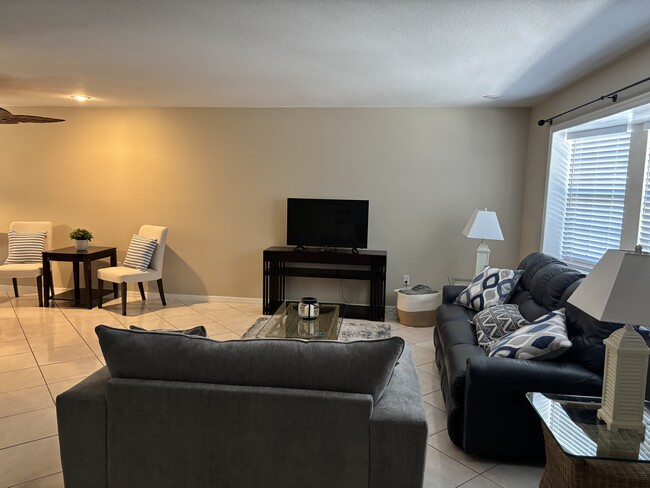 Building Photo - 3335 Purple Martin Dr