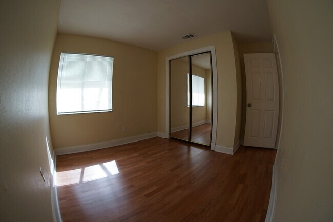 Building Photo - 6158 Sandcrest Cir