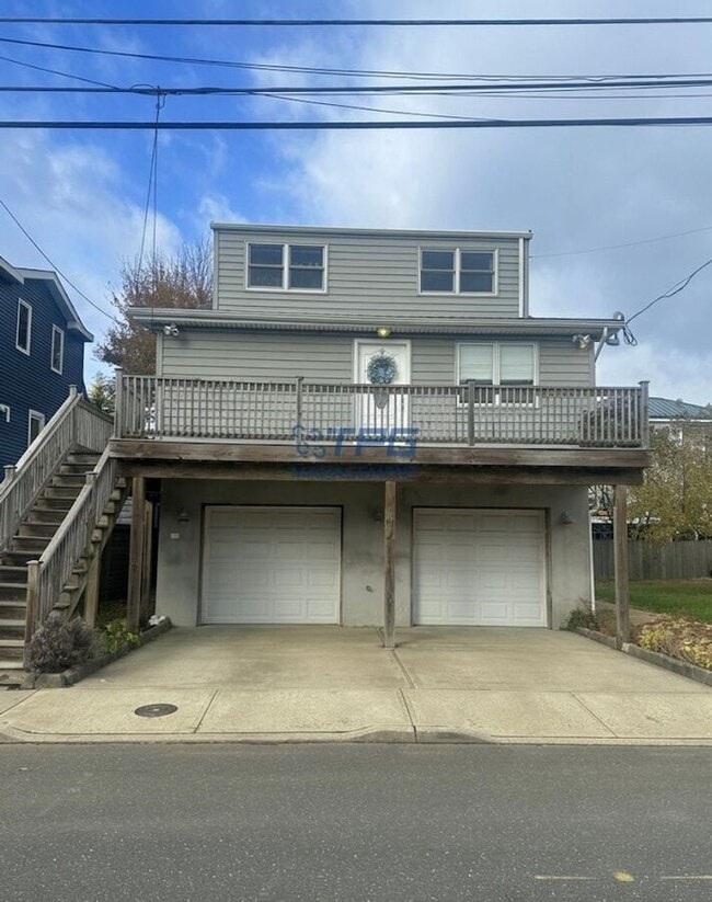 Building Photo - 32 Barberie Ave