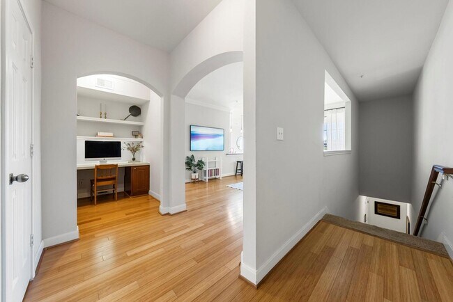 Building Photo - 7701 Rialto Blvd