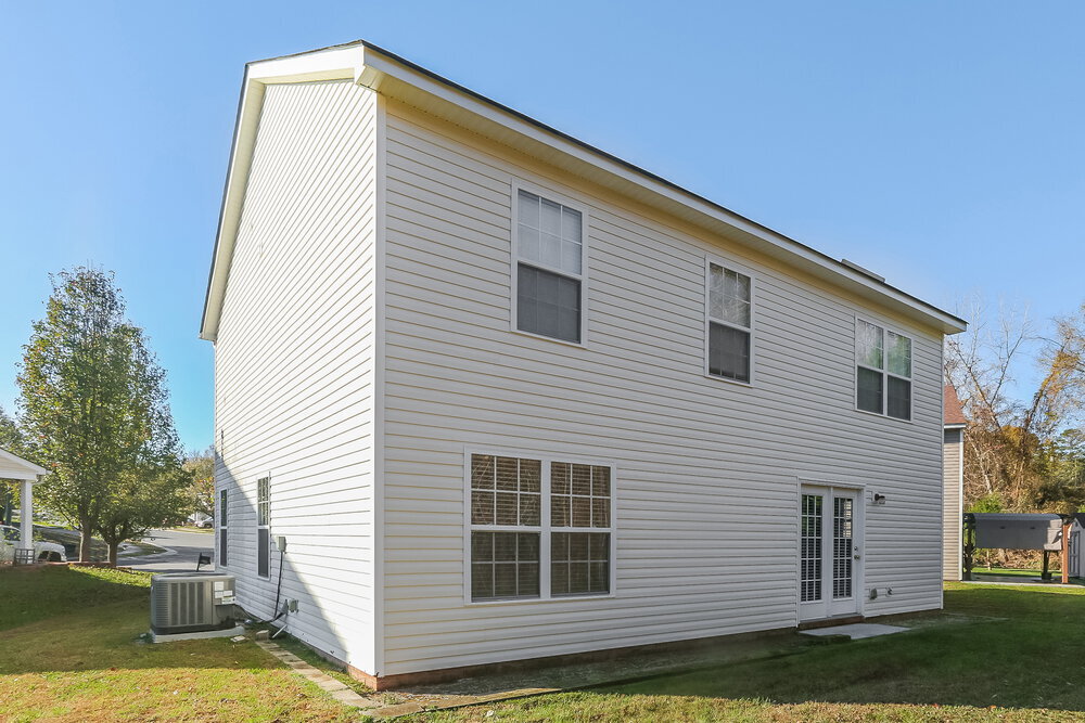 Building Photo - 6370 Day Lilly Ln