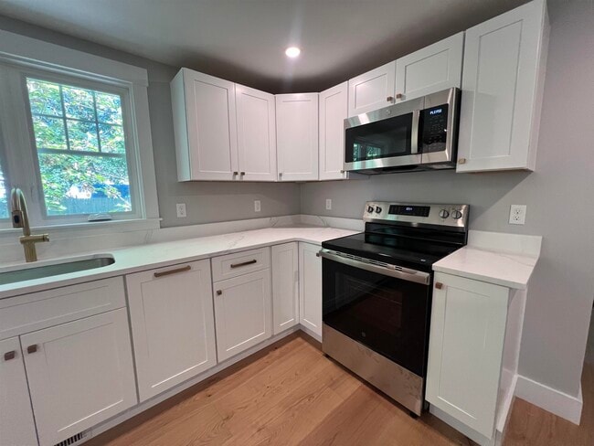 Building Photo - 189 Colonial Dr