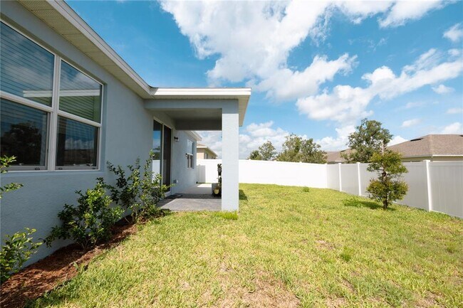 Building Photo - 2203 Pigeon Plum Dr