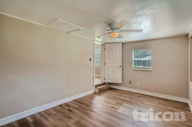 Building Photo - 1116 Edith Ave