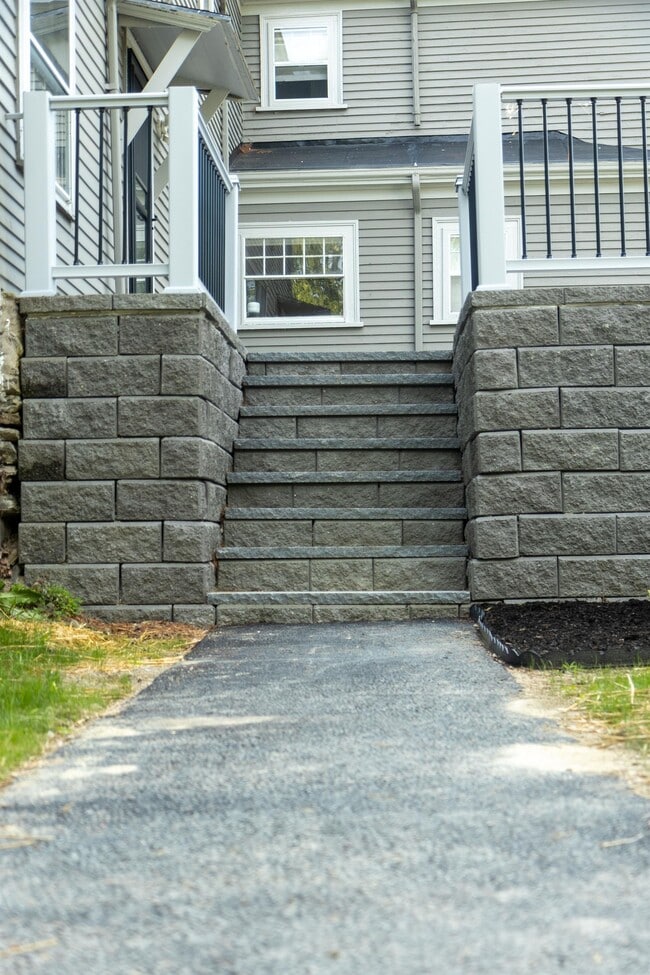 Building Photo - 37 Main Rd N