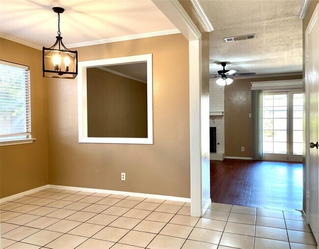 Building Photo - 11600 Fast Horse Dr