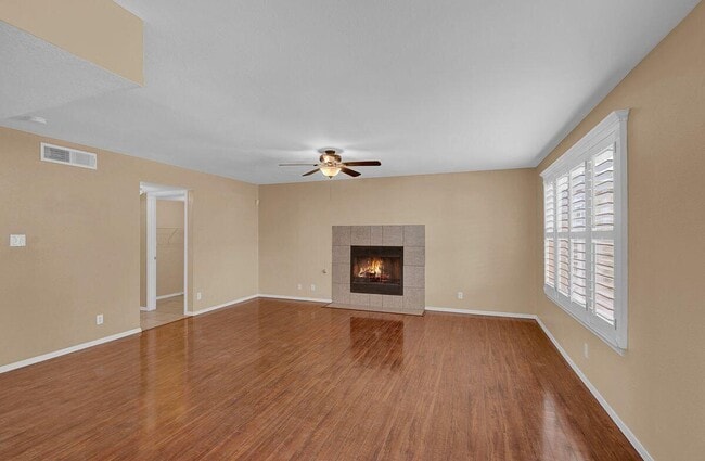 Building Photo - 1460 Paseo De Flor St