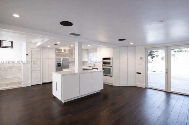 Building Photo - 2413 Nassau Ln