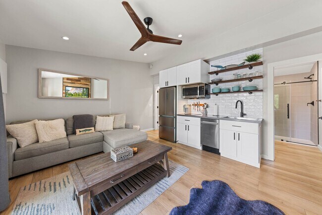 Building Photo - CALL FOR SPECIAL!!!Open for FALL and Winte...