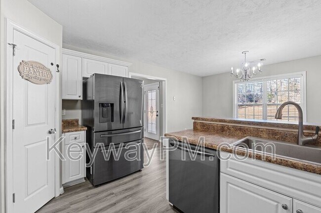 Building Photo - 122 Oakwood Dr