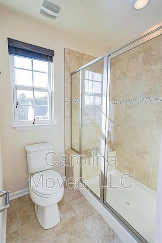 Building Photo - 414 Christiane Way
