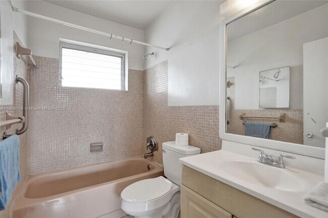 Building Photo - 4731 NW 10th Ct