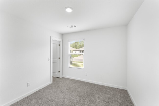 Building Photo - 106 NW Pinwheel St