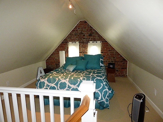 Building Photo - Gorgeous Brick German Village Home!