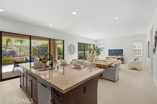 Building Photo - 40 Forster
