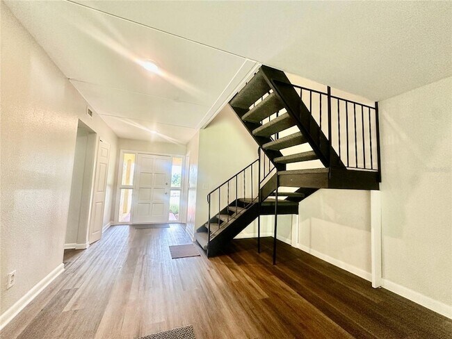 Building Photo - 5850 Cypress Gardens Blvd