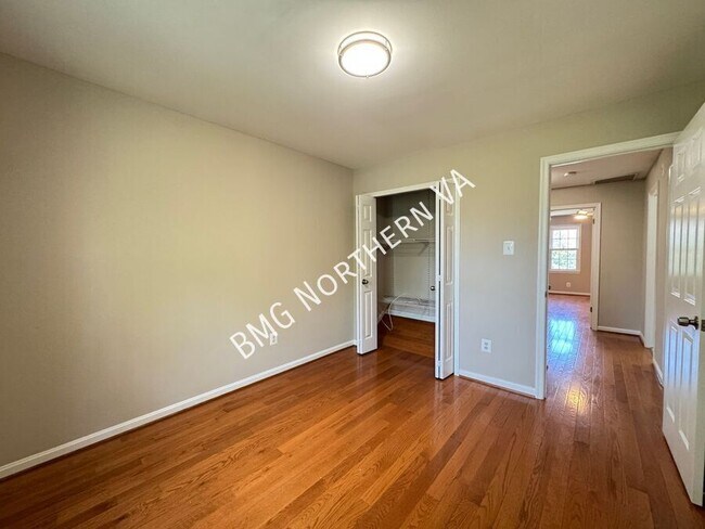 Building Photo - 9606 Scotch Haven Dr