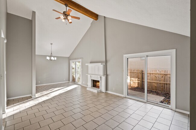 Building Photo - 4521 SW 33rd Terrace