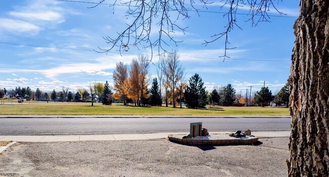 Building Photo - 1715 17th Ave S