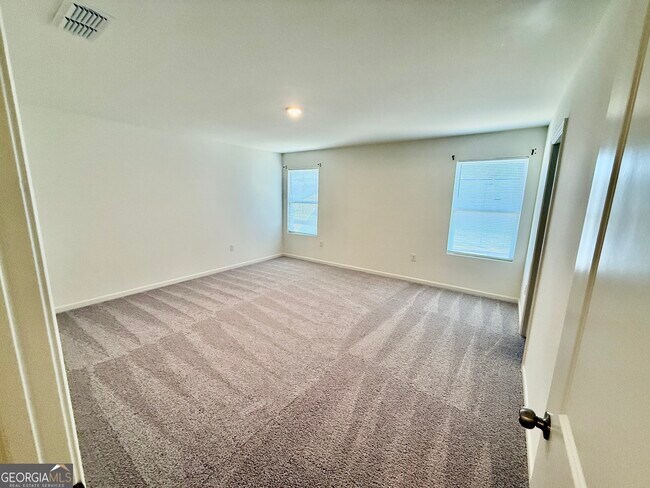 Building Photo - 322 Foxtrot Trl