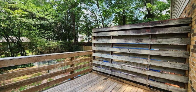 Building Photo - 834 Ridge Ave