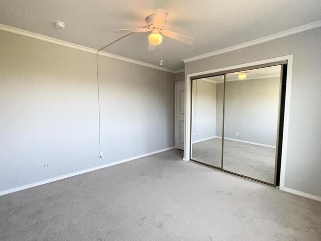 Building Photo - 381 Half Moon Ln #314