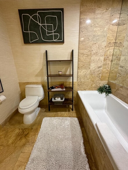 Building Photo - 1395 Brickell Ave