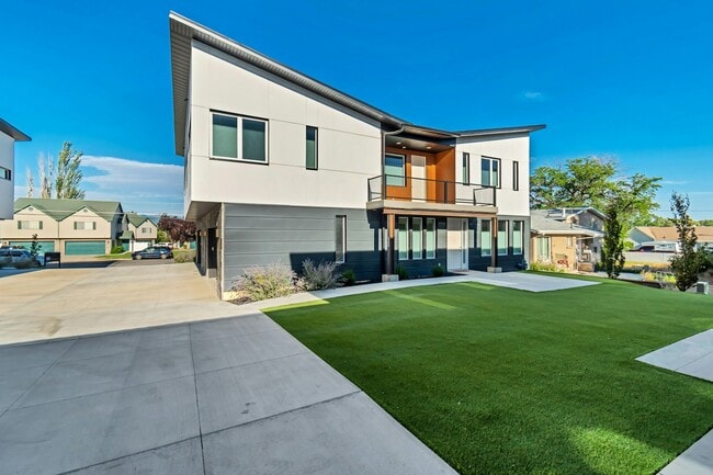 Building Photo - 7033 S 300 E