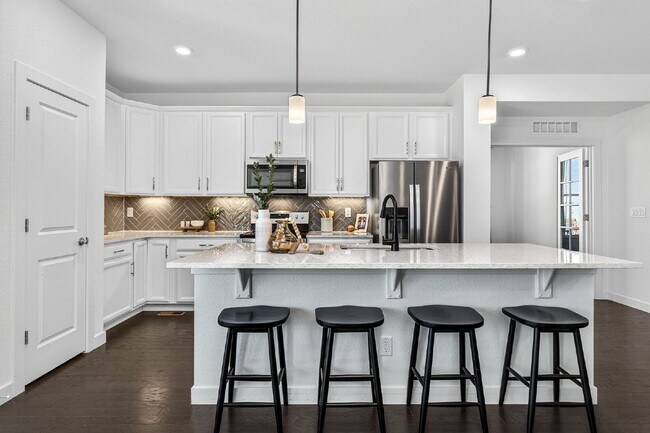 Building Photo - 6311 Stable View St