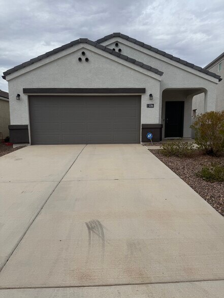 Building Photo - 5286 E Gummite Dr