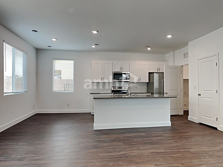 Building Photo - 2715 Hot Cider Ave