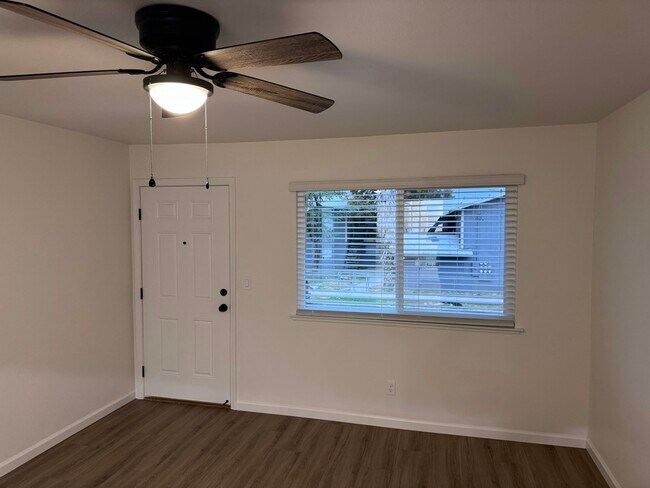 Building Photo - 2118 N Glenn Ave