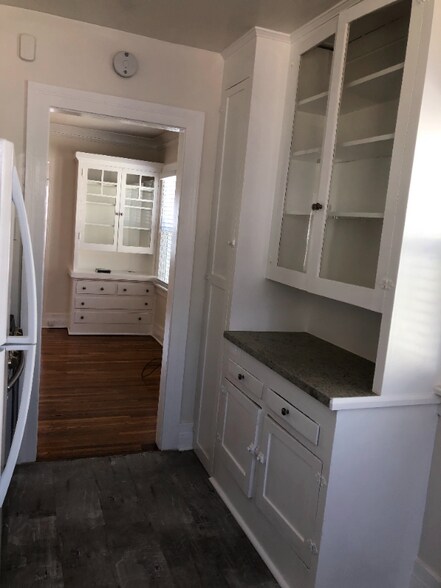 Building Photo - 3824 Goldwyn Terrace